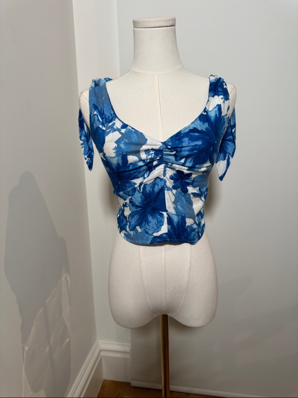 Blue Floral Tie-Shoulder Cropped Top